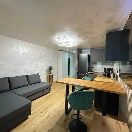 Apartment Mhh *